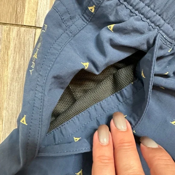 The North Face Flashdry Board Shorts with Lining, Size Large - Picture 6 of 9